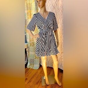 Black&white striped mini dress size sm. get ready to dance in this cute dress💃